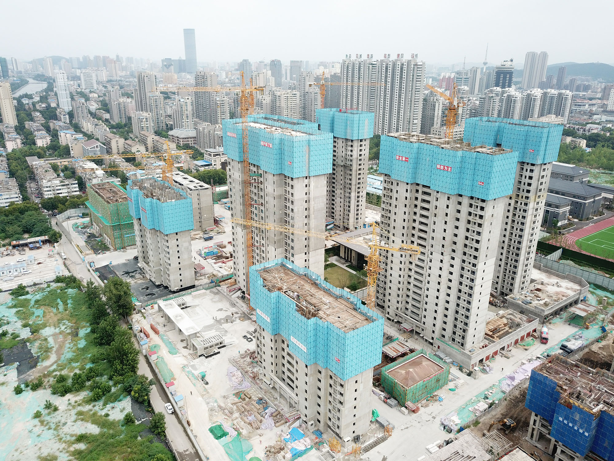 全鋼附著式升降腳手架按附著支承方式的分類(lèi)詳解