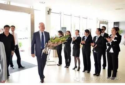 導(dǎo)購(gòu)必學(xué) 送客戶離開(kāi)門(mén)店的設(shè)計(jì)服務(wù)注意事項(xiàng)